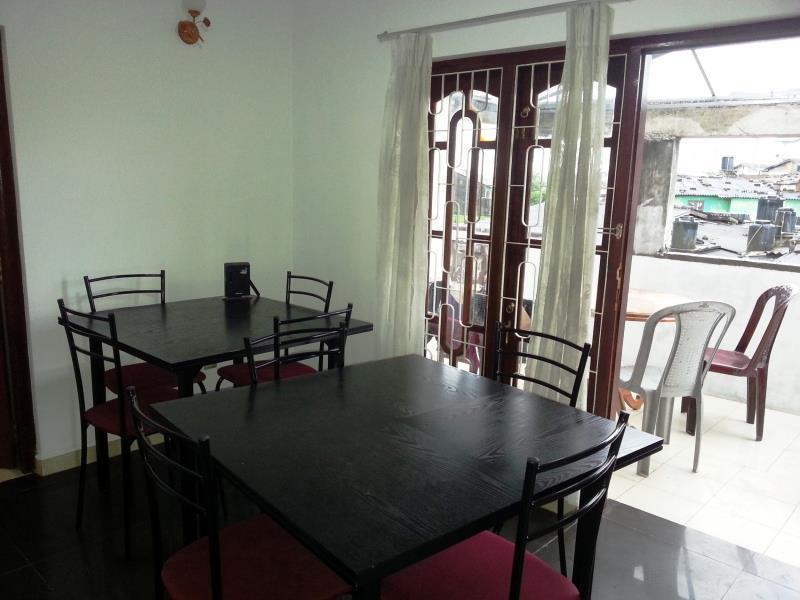 נוארה אליה Blue Wing Inn מראה חיצוני תמונה