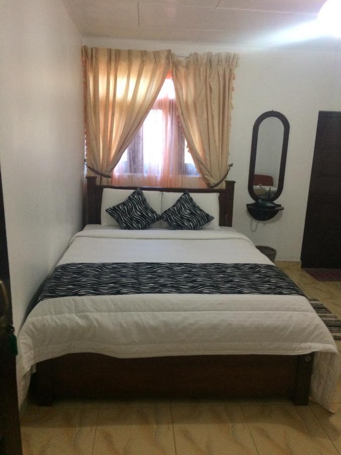 נוארה אליה Blue Wing Inn מראה חיצוני תמונה